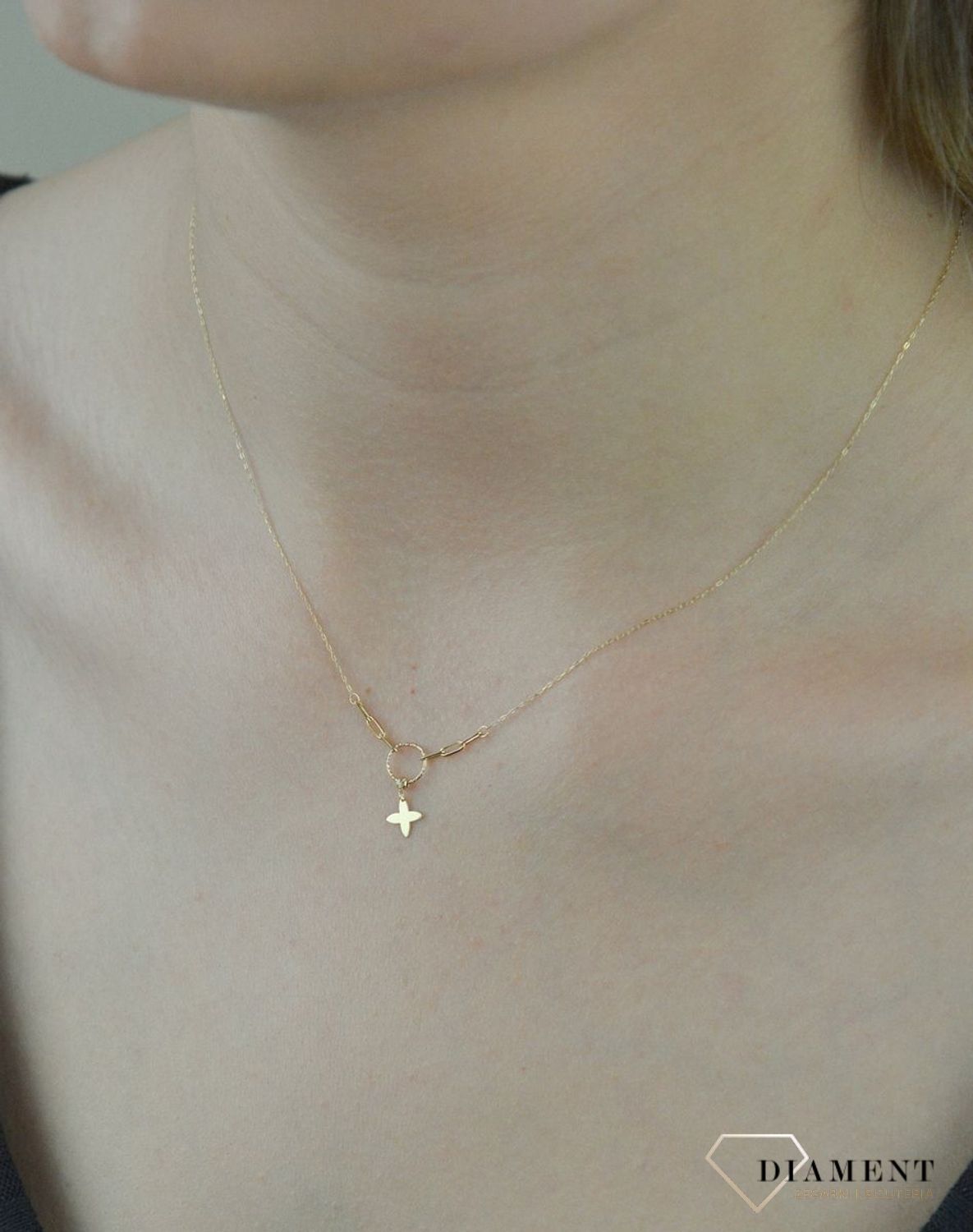 Naszyjnik złoty celebrytka 585 'Łezka z cyrkonią' NA 3192. Naszyjnik złoty celebrytka. Naszyjnik celebrytka. Złota celebrytka. Złoty naszyjnik damski. Naszyjnik damski z zawieszka. Naszyjnik z cyrkonią. Cel.png